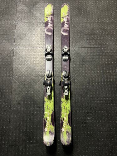 Used Park With Bindings Team Skis