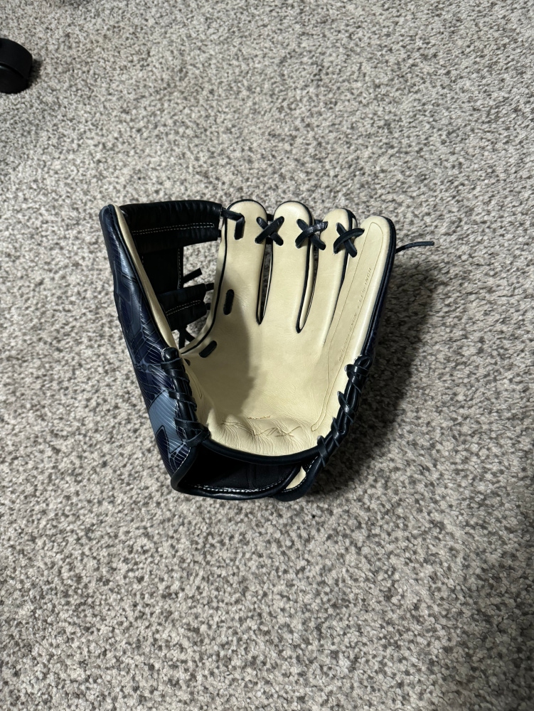 New Infield 11.5" REV1X Baseball Glove