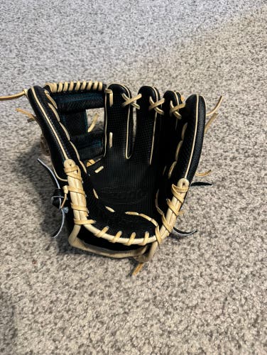 11.5" A2000 Baseball Glove DP 15 With Super Skin