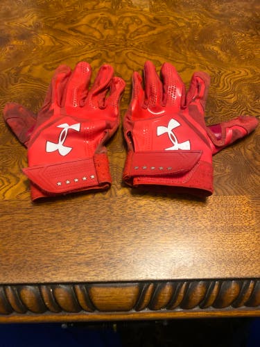Used Large Under Armour clean up Batting Gloves