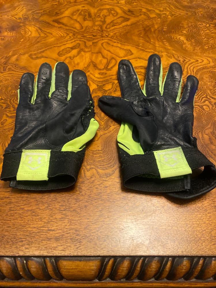Used Large Under Armour Batting Gloves