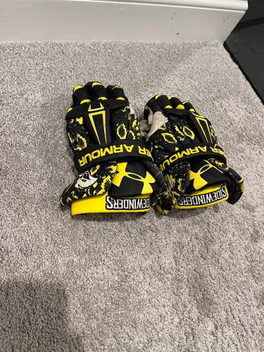 Used  Under Armour 13" Lacrosse Gloves
