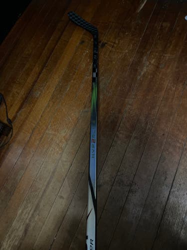 Bauer vapor hyp2rlite hockey stick