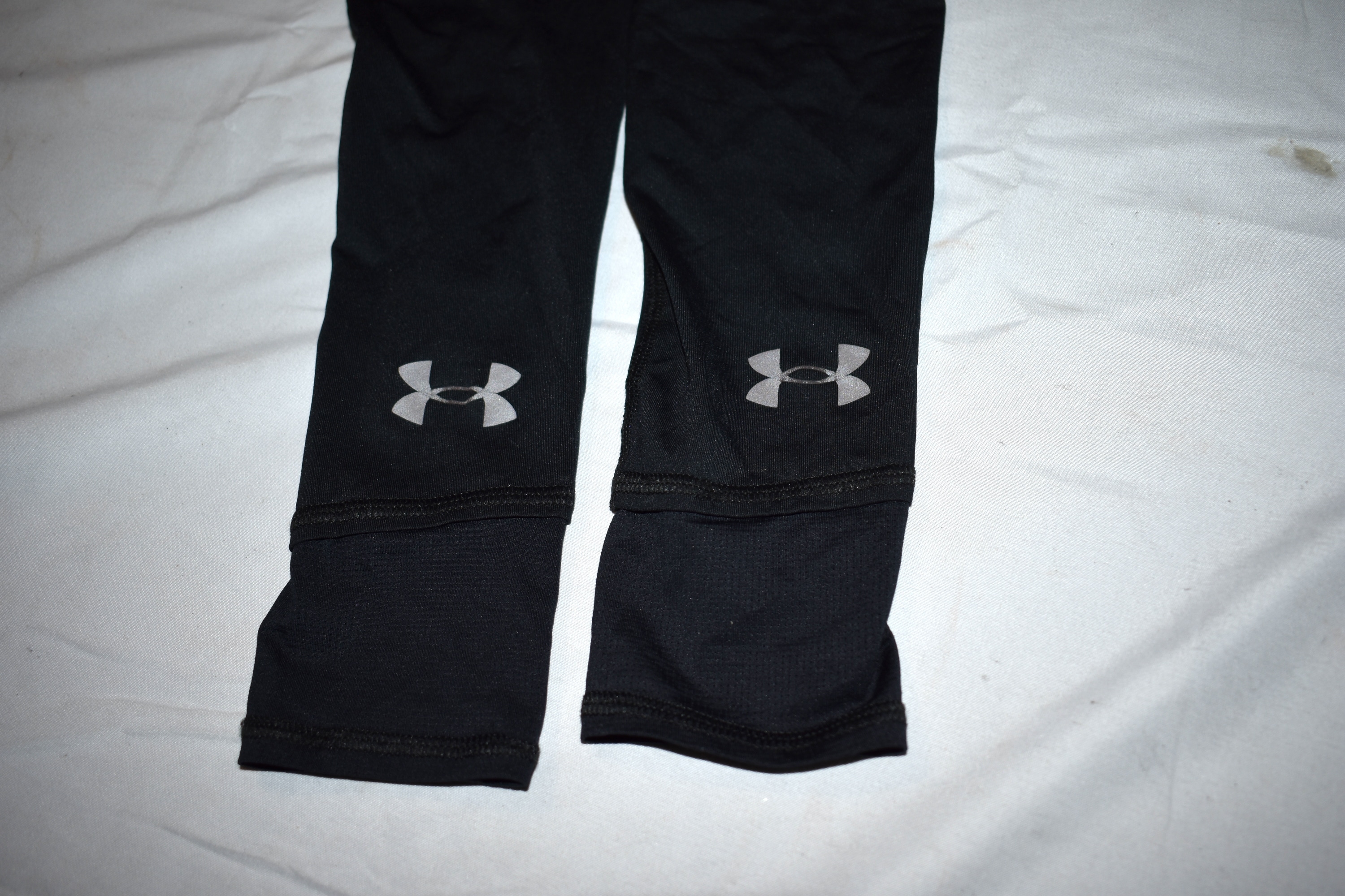 Under Armour Performance HeatGear Compression Arm Sleeves w/ Thumb Holes and Pockets, One Pair