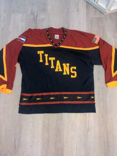 Men's L CCM Titans Hockey Jersey