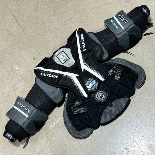 Vaughn V9 Pro Carbon Intermediate Goalie Chest Protector (XXL)