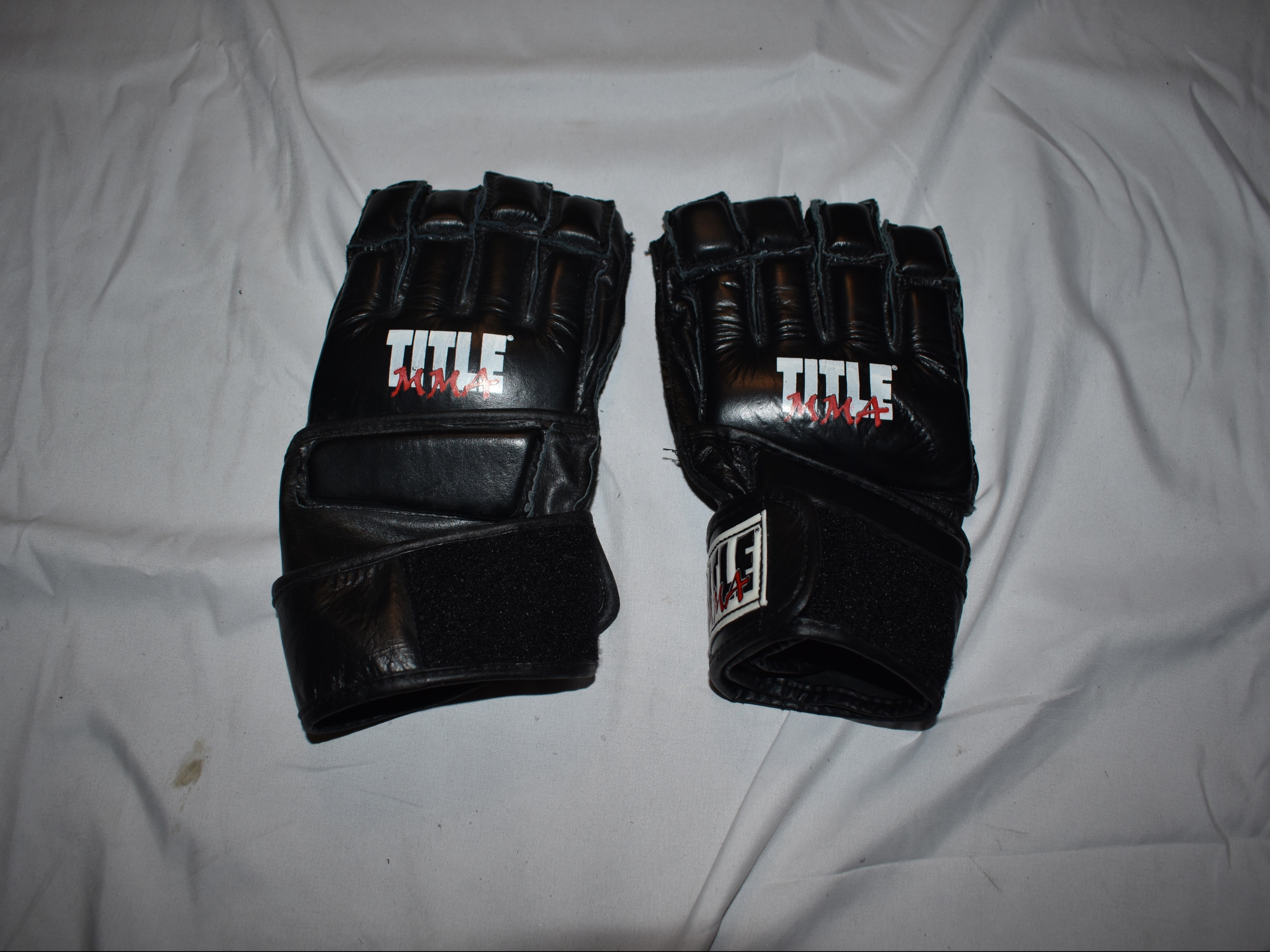 Title MMA Gloves, Black, Large, Great Condition!