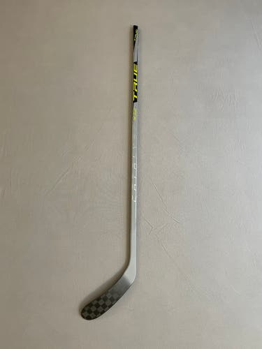 Like New Junior True Left Hand Catalyst XSE Hockey Stick 40 Flex TC4