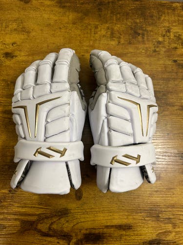Used True Dynamic Lacrosse Gloves
