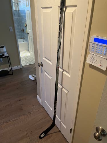 NEW BAUER VAPOR HYP2RLITE RIGHT HANDED P28 77 FLEX HOCKEY STICK