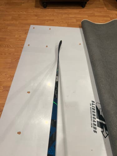 Used Left Hand P28 Nexus Geo Hockey Stick