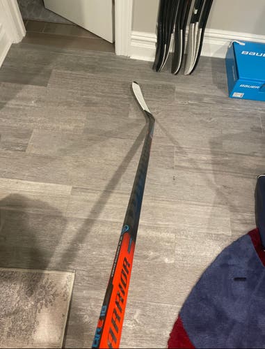 Intermediate Left Hand Covert QRE10 Hockey Stick P28m