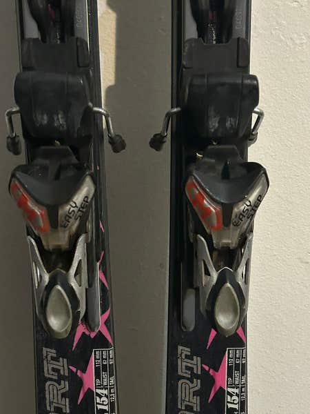 2 Pairs Volkl Supersport Downhill Carving Skis 161 & 154 cm Marker