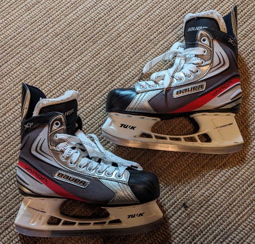 Used Senior Bauer Vapor X1.0 Hockey Skates Regular Width 7