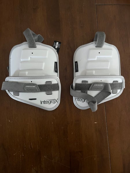 Like New Used Medium Epoch Integra X Arm Pads