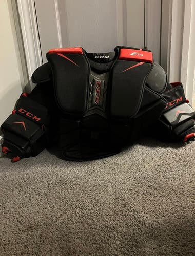 Used S/M CCM Extreme Flex Shield E1.9 Chest And Arm Protector
