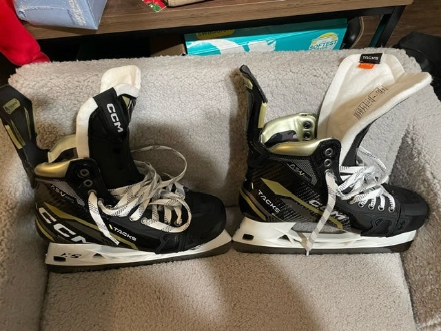 Senior New CCM AS-V Pro Hockey Skates Regular Width 10