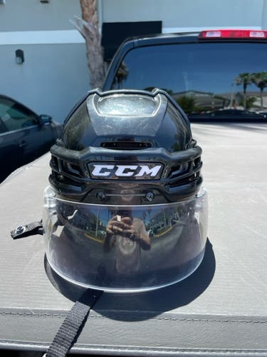Used Medium CCM Tacks 910 Helmet