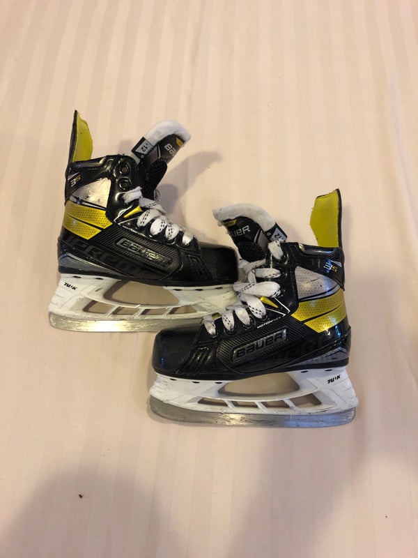 Used Youth Bauer Supreme 3S Hockey Skates (Regular) - Size: 12