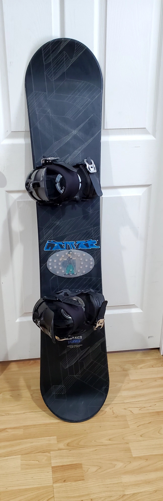 Used Men's Impact 144cm Snowboard Flat freestyle With Bindings reflect adjustable s-m 5-8 true Twin