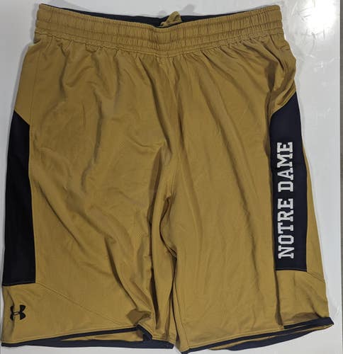 New Men's Under Armour Shorts Shorts - Notre Dame