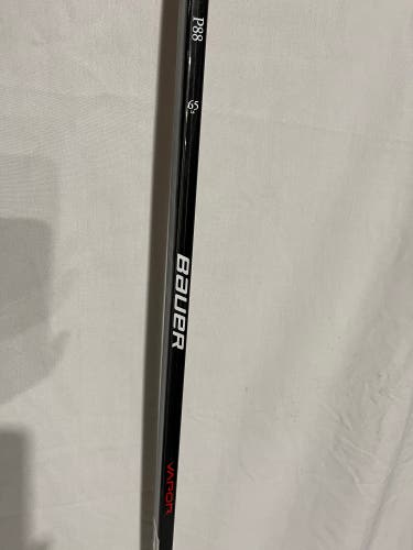 Intermediate Left Hand P88 Pro Stock Vapor Team Hockey Stick