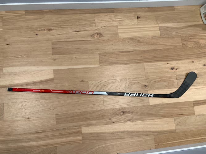 Intermediate Left Hand P92 Pro Stock Vapor Hyperlite Hockey Sticks