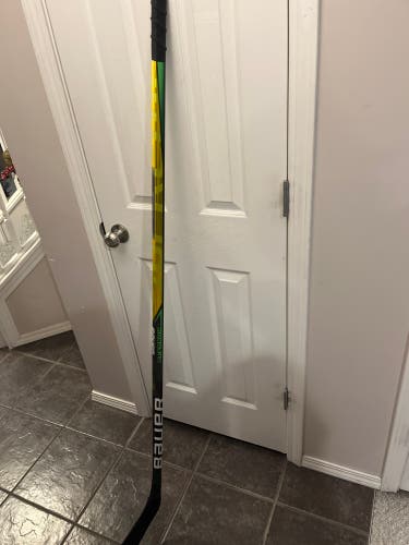 Used Right Handed P28 Supreme UltraSonic Hockey Stick
