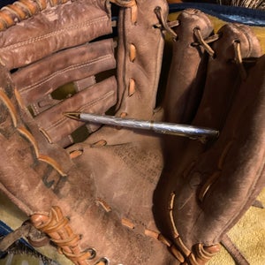 Used Spalding 42-3435 Glove