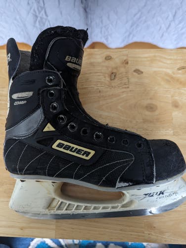Used Senior Bauer Supreme Comp Hockey Skates Regular Width 9.5