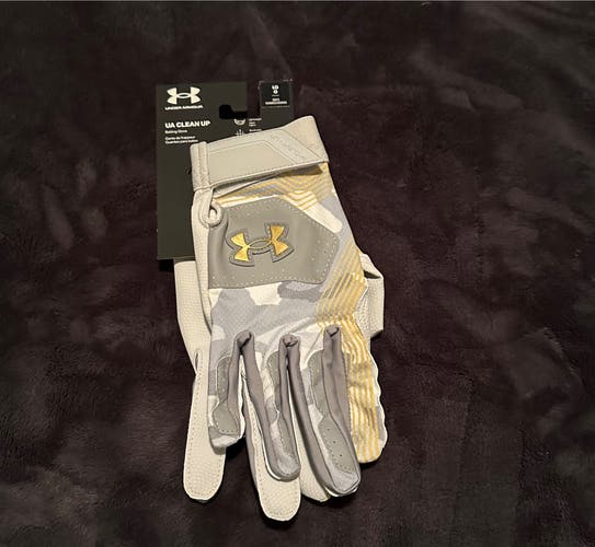 White Under Armour Clean Up batting gloves Sz L