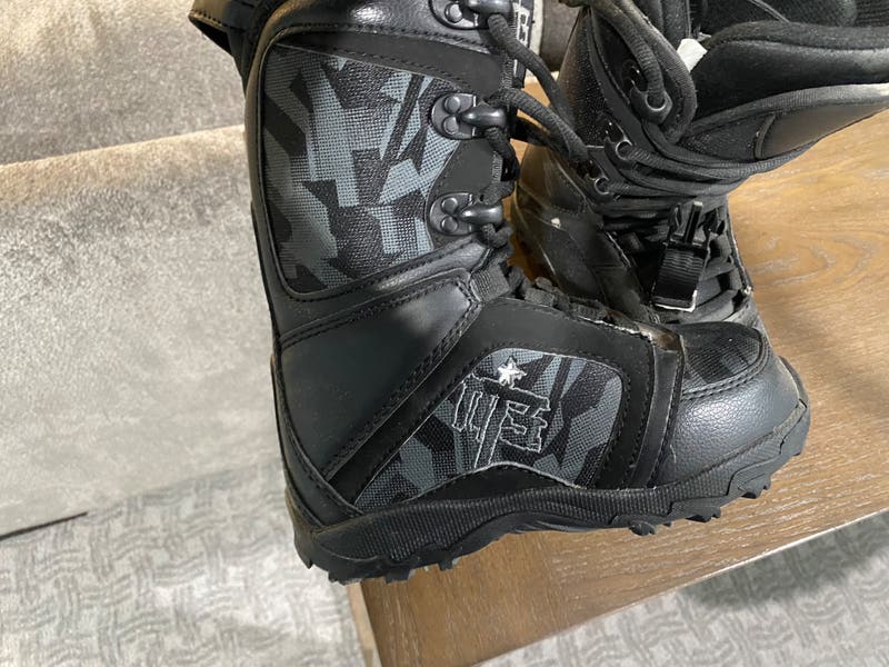 M3 Millenium Three Militia Black - Junior Size 2 - Snowboard  display picture 1