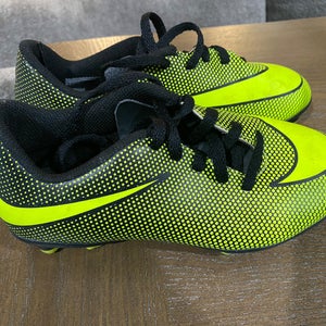 Nike Youth Soccer Cleats - Youth Size 1