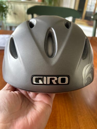 Giro Ember women’s ski helmet. Sz M worn 3x