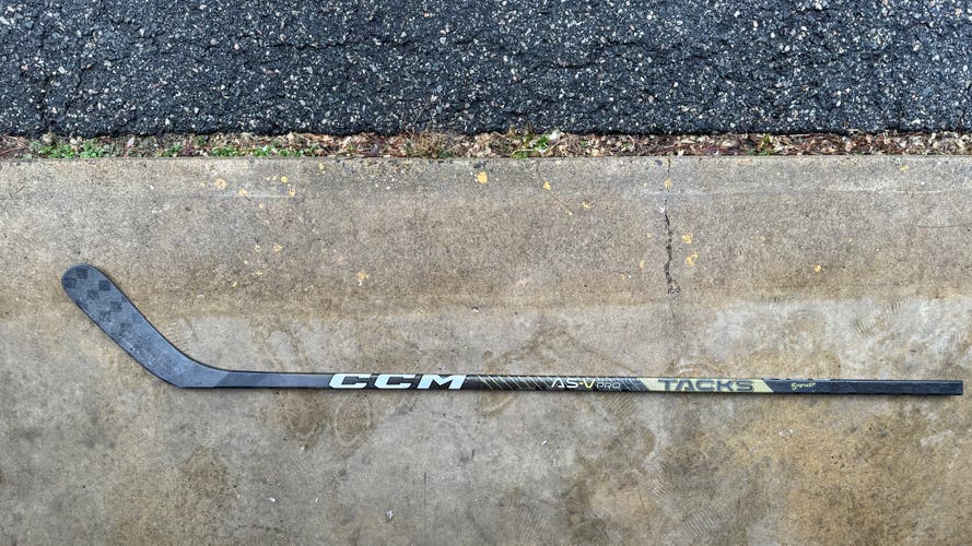 Senior Used Right Handed CCM Super Tacks AS-V Pro Hockey Stick P88