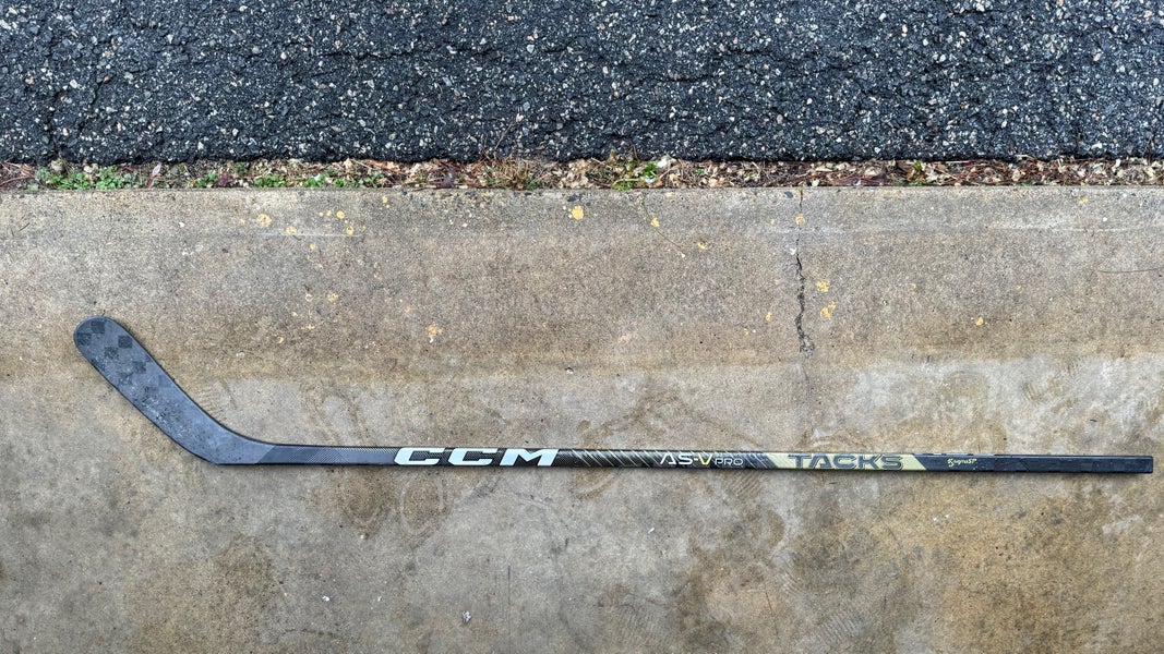 Senior Used Right Handed CCM Super Tacks AS-V Pro Hockey Stick P88
