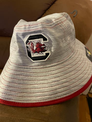 South Carolina Gamecocks New Era NCAA Bucket Hat