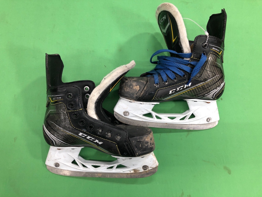 Used CCM Hockey Skates D&R (Regular) 1.0 - Junior