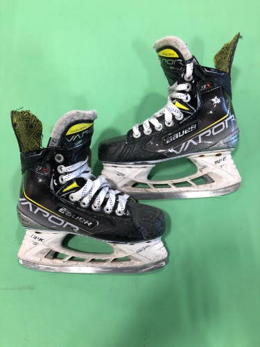 Used Junior Bauer Vapor 3X Hockey Skates (Regular) - Size: 2.5