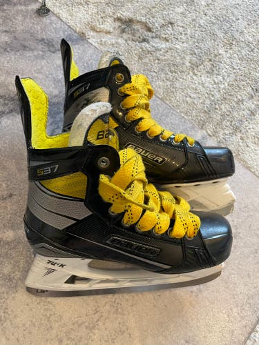 Used Bauer Regular Width   Size 4.5 Supreme S37 Hockey Skates