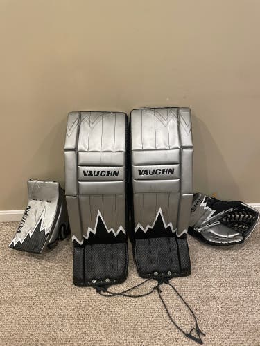 34" Regular V9 Pro Carbon Goalie Full Set (THIS IS THE ACTUAL LISTING NOT THE OTHER ONE!)
