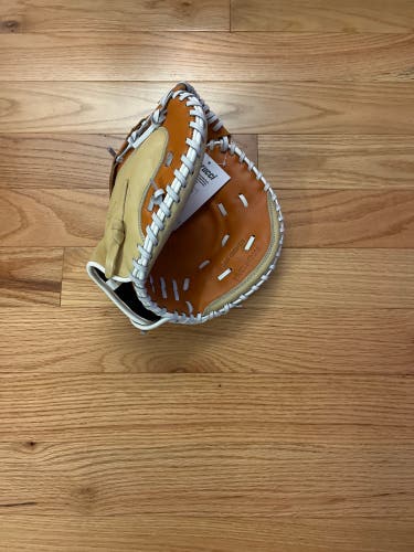 New 2024 Marucci Acadia Series 33” Fastpitch Catcher’s Softball Glove