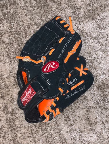 Used RHT 10.5" Rawlings Savage Baseball Glove