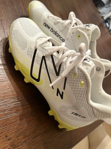 White Unisex Size 3.0 (Women's 4.0) High Top Freeze