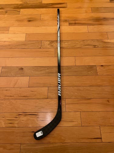 New Bauer Hyperlite 2 Hockey Stick P92/70 Flex/Right Handed