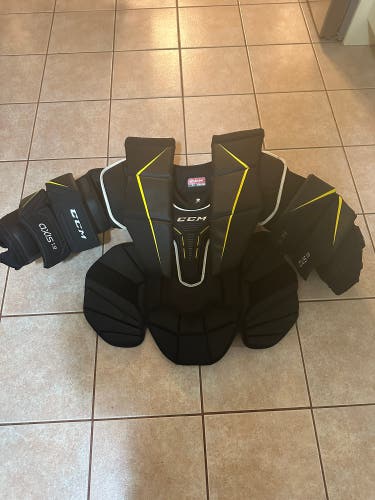 Used Medium CCM Axis 1.9 Goalie Chest Protector