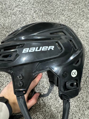 Used Medium Bauer  Re-Akt 150 Helmet