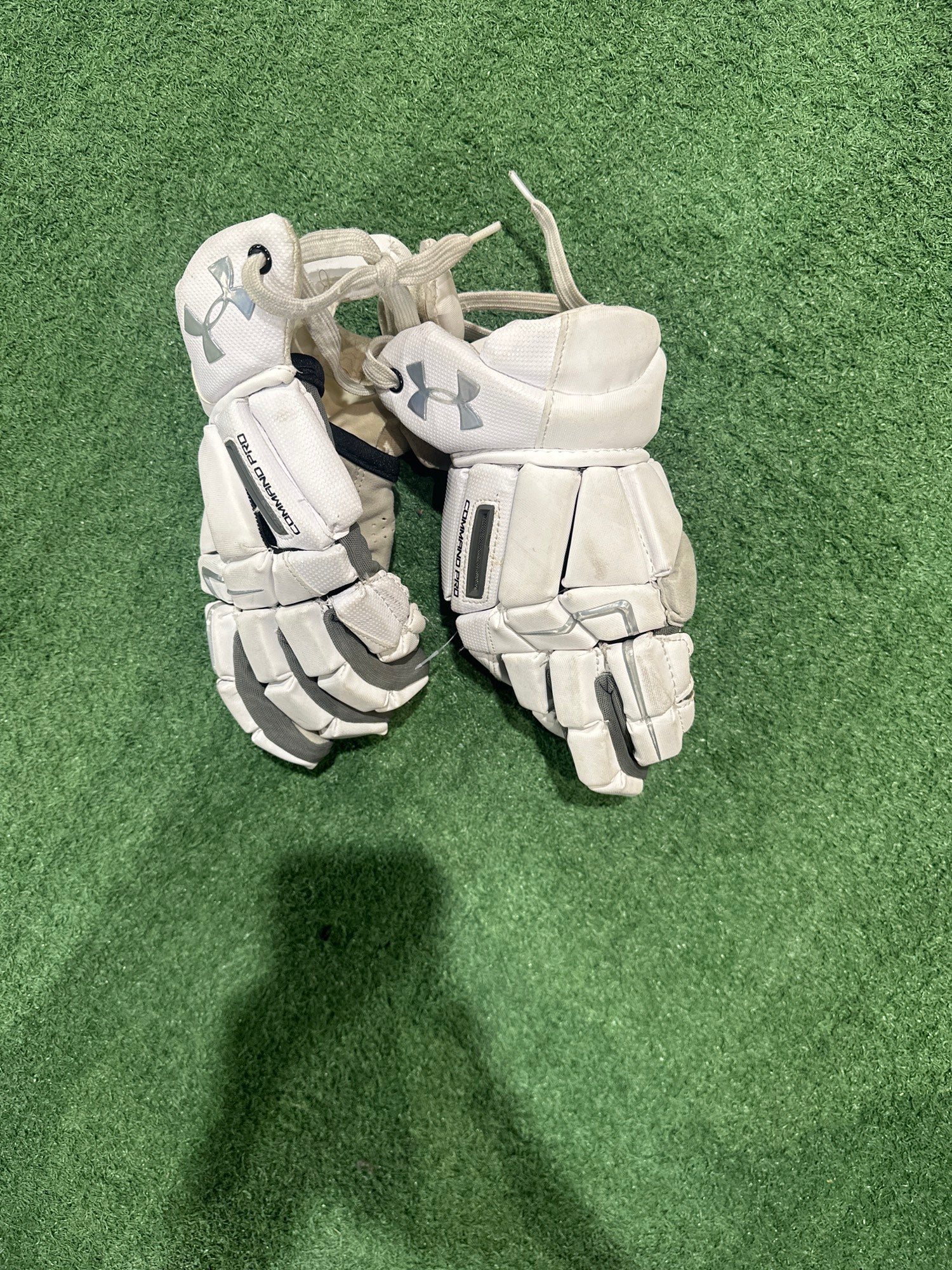 Used Under Armour Command Pro Lacrosse Gloves 10