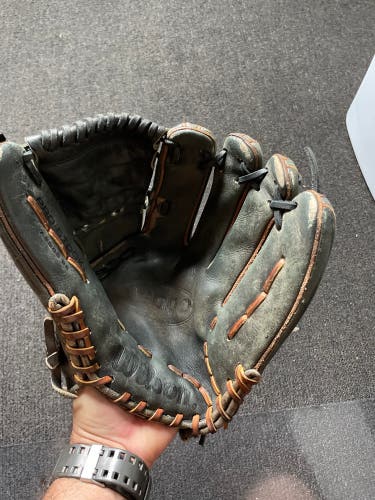 Pitcher's 12" A2000 Baseball Glove
