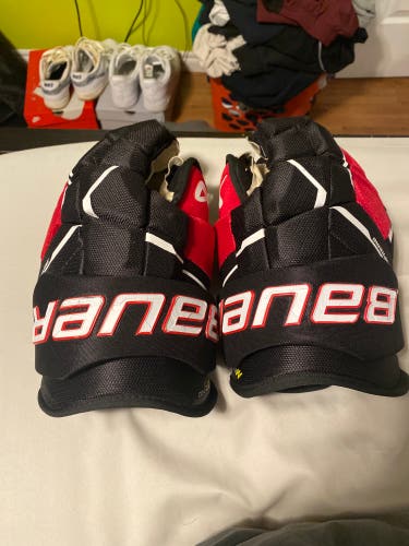Bauer 14" Supreme M5 Pro Gloves